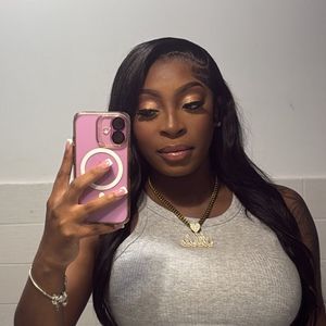 Meet your Posher, Emani